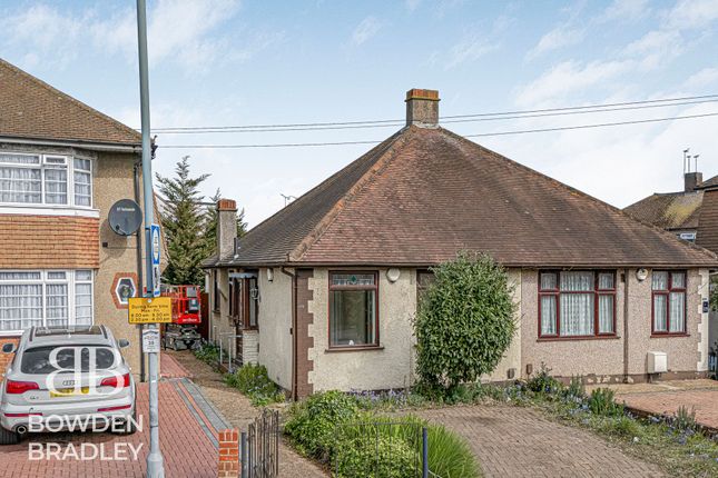 2 bed property, in Mossford Lane, £375,000