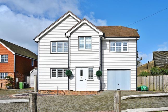 4 bed property, in Lea Close, £550,000