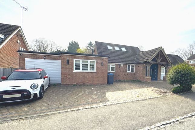 5 bed property, in Sandpiper Road, £725,000