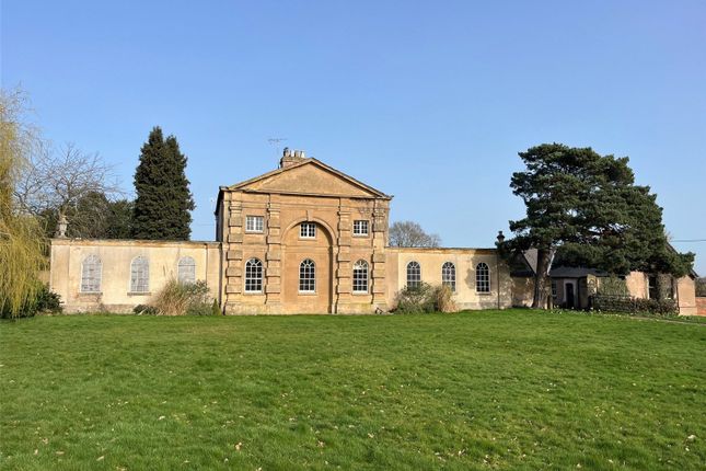 4 bed property, in Perlethorpe, £750,000