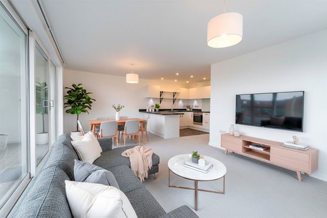 2 bed property, in Bell Barn Road, £210,000