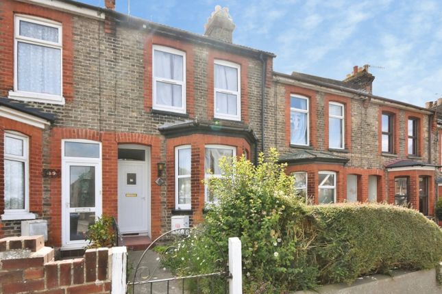 2 bed property, in Dumpton Park Road, £250,000