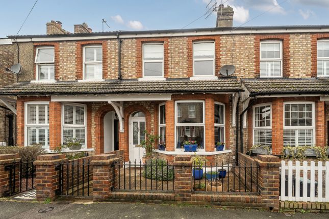 2 bed property, in Gladstone Road, £495,000