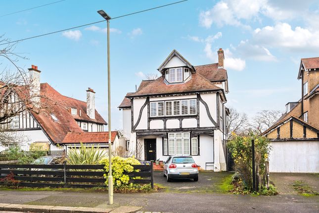 8 bed property, in Lyonsdown Avenue, £1,350,000
