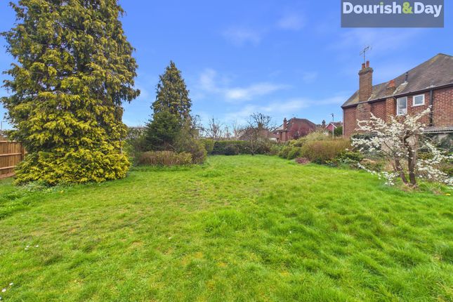 3 bed property, in Queensville, £125,000