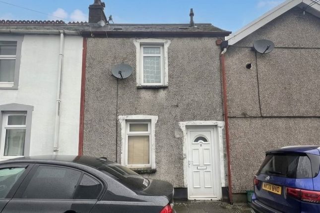 1 bed property, in 11 Graig Street, £20,000