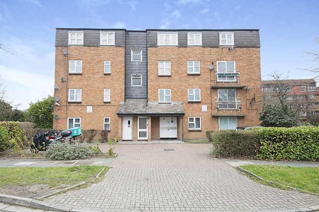 2 bed property, in Garrick Drive, £250,000