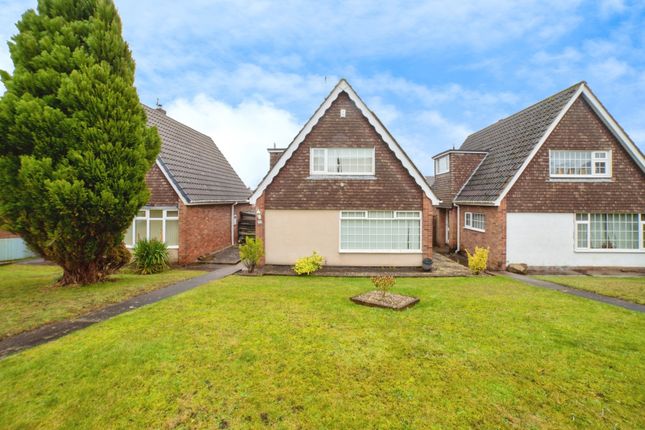 2 bed property, in Foxhill Close, £170,000