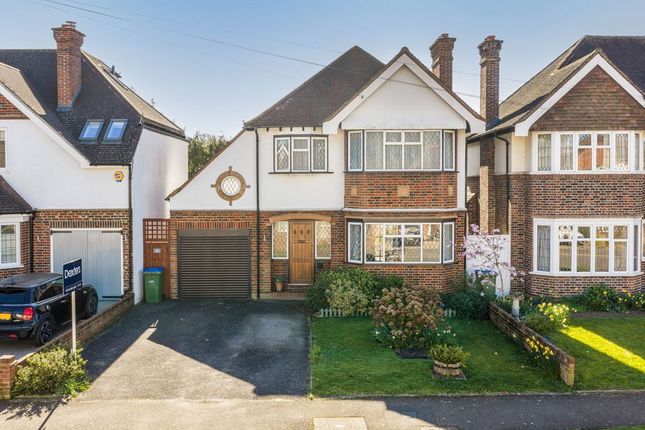 4 bed property, in Avondale Avenue, £1,050,000