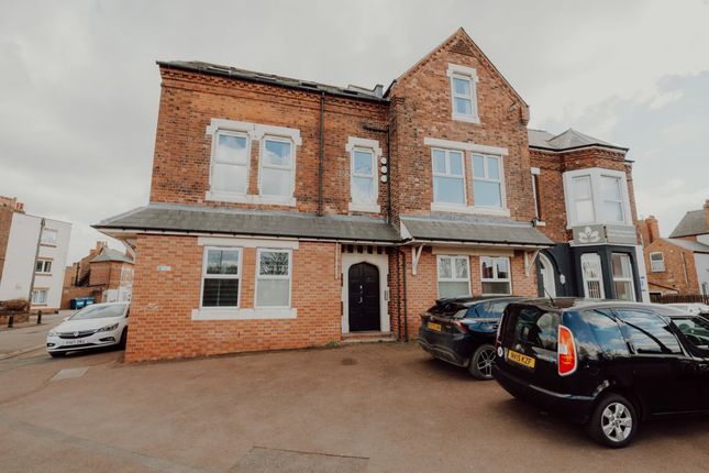 6 bed property, in Loughborough Road, £300,000