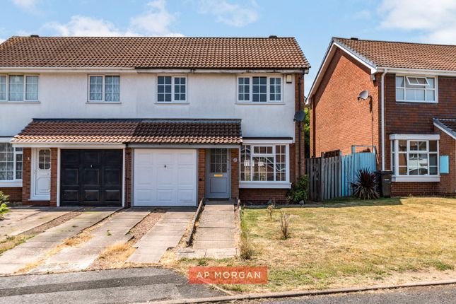 3 bed property, in Bradshawe Close, £290,000