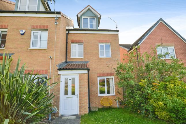 3 bed property, in Bancroft Drive, £200,000