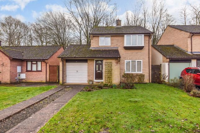3 bed property, in Sycamore Close, £300,000
