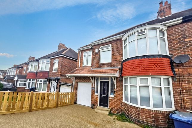 5 bed property, in Stocksfield Avenue, £320,000