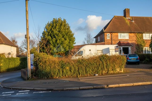 Land, in Melbourne Road NG8, £198,000