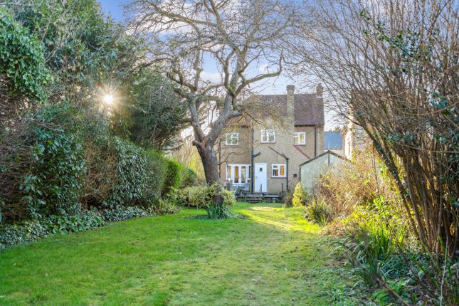 3 bed property, in Lower Road, £725,000