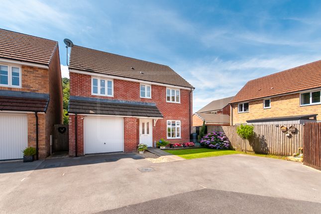 4 bed property, in Golwyg Y Mynydd, £295,000