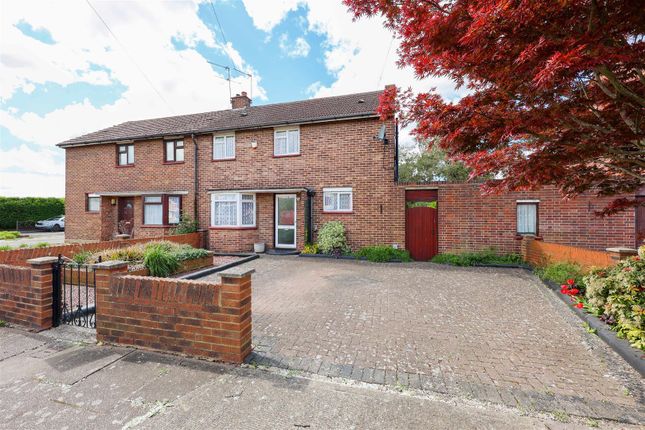 3 bed property, in Beech Close, £490,000