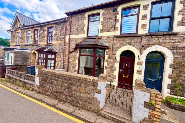 3 bed property, in Poplar Terrace, £145,000