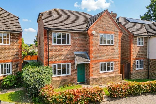 4 bed property, in Knights Close, £700,000
