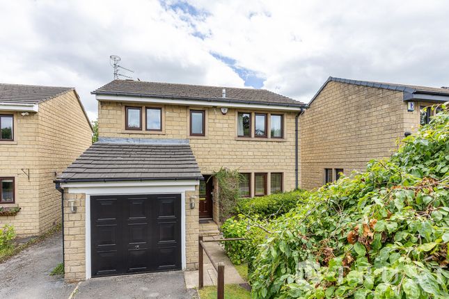 4 bed property, in Crowlees Close, £375,000