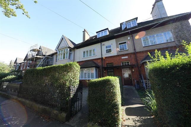 6 bed property, in Westbourne Avenue HU5, £390,000