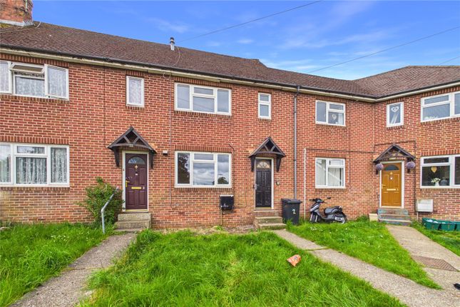 2 bed property, in Moores Place, £210,000