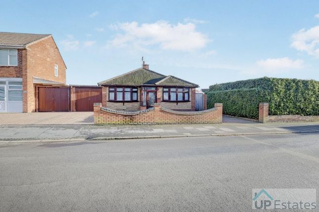 2 bed property, in Peake Avenue, £289,950