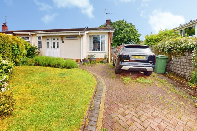 2 bed property, in Rhos Llan, £375,000
