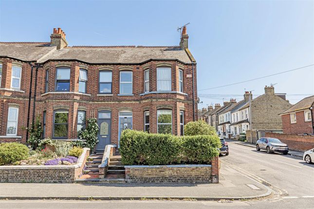5 bed property, in Upper Dane Road, £400,000