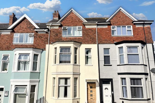 8 bed property, in Addison Road, £400,000