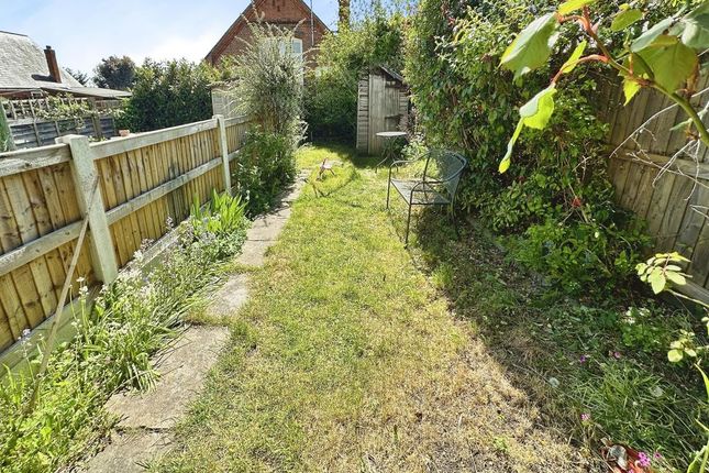 3 bed property, in Queens Road, £250,000