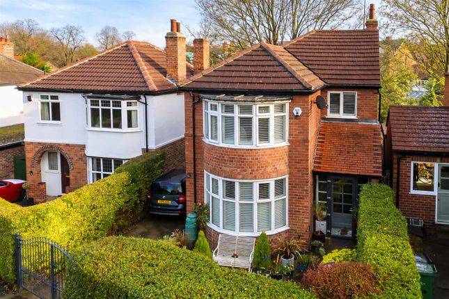3 bed property, in Greencliffe Drive, £625,000