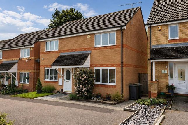 2 bed property, in Collingwood Close, £287,000