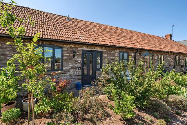 2 bed property, in Dore View, £245,000