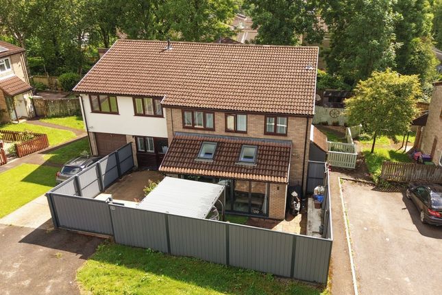 4 bed property, in Tramway Close, £300,000