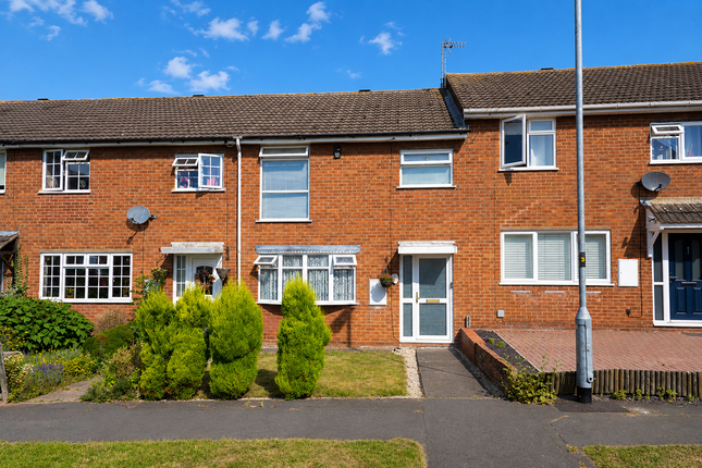 3 bed property, in Ash Close, £215,000