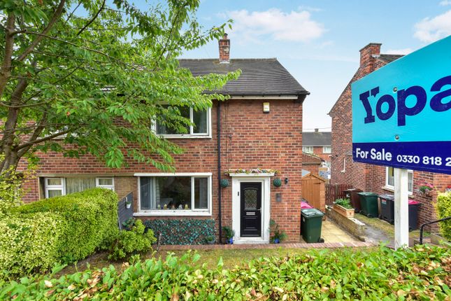 2 bed property, in Great Park Road, £125,000