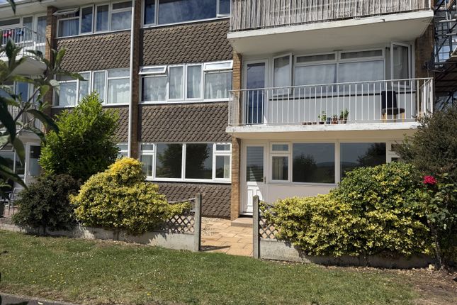2 bed property, in Pamington Fields, £168,500