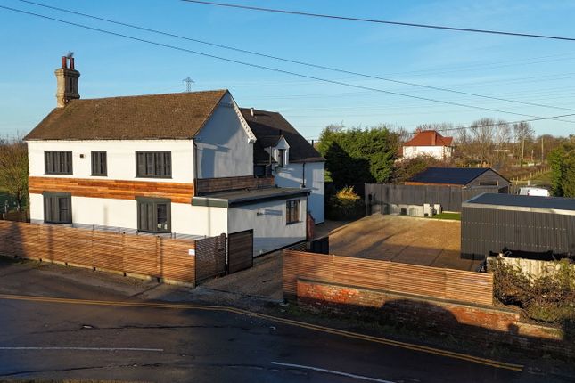 5 bed property, in Colton Road, £650,000
