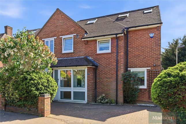 4 bed property, in Hazeleigh Gardens, £750,000