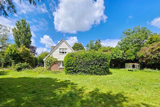 4 bed property, in Kennedy Crescent, £705,000