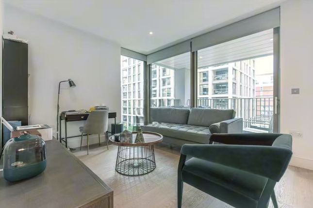 2 bed property, in Salisbury House, £915,000