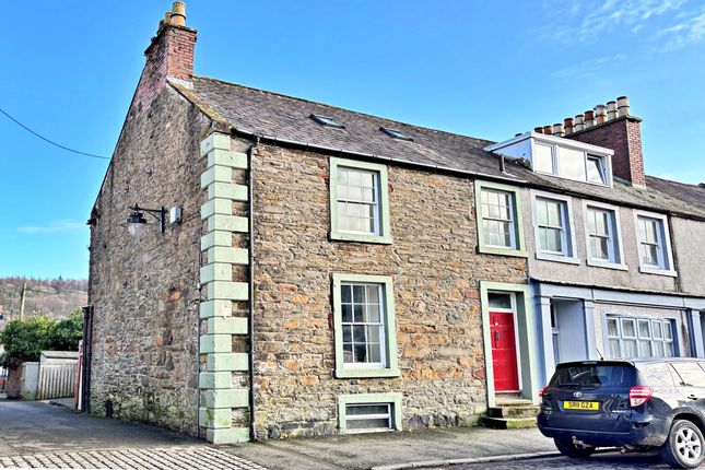 4 bed property, in Castle Street, £265,000