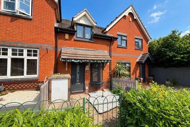 2 bed property, in Edgehill Drive, £235,000