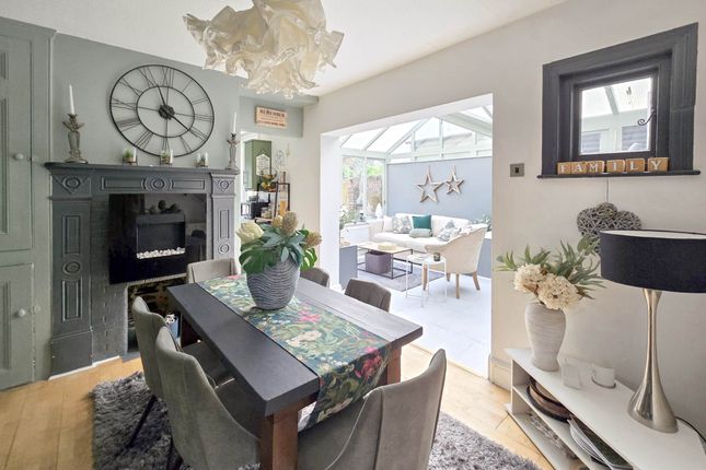 4 bed property, in Cromwell Road, £575,000