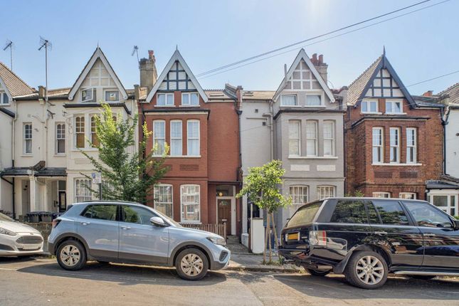 5 bed property, in Nemoure Road, £950,000