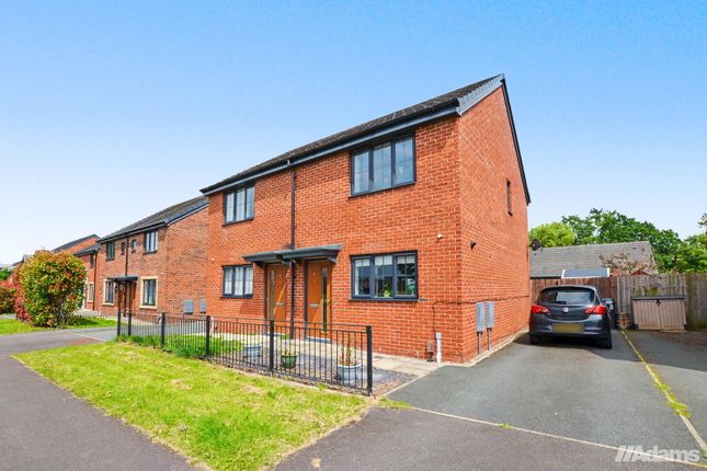 2 bed property, in Castlefields Avenue East, £170,000