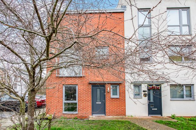 3 bed property, in Vimy Drive, £390,000