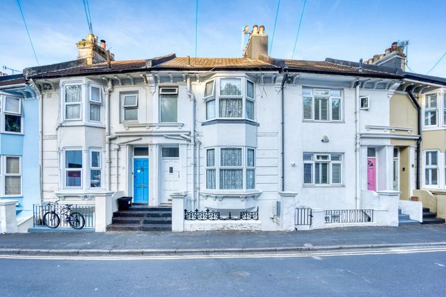 4 bed property, in Argyle Road, £550,000
